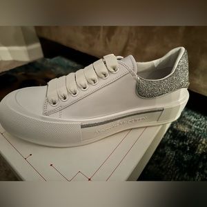 Alexander McQueen Size 10; White and Silver